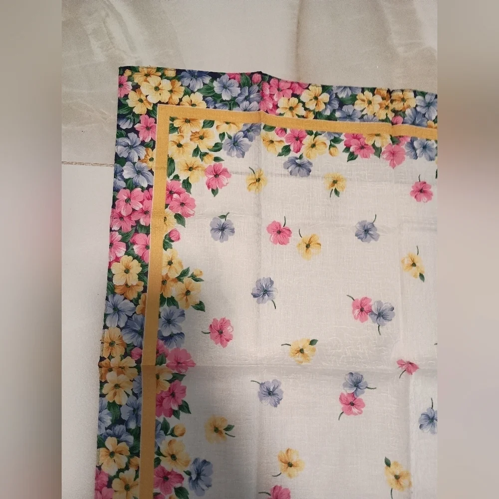 Yves Saint Laurent Flover Scarf / Scarv
